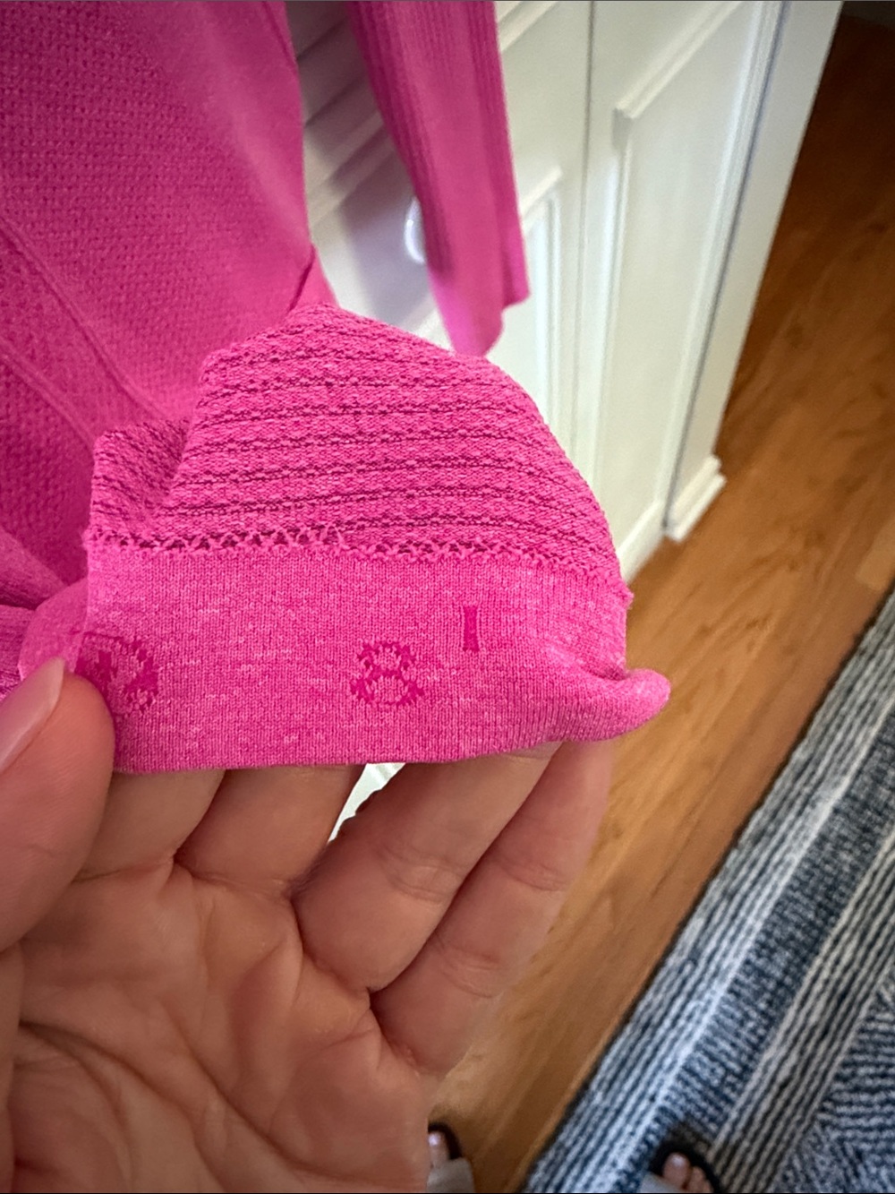 Women's Lululemon Quarter-Zip Swiftly - Picture 4 of 4